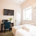 Seaside Getaway - Sleeps 2 *