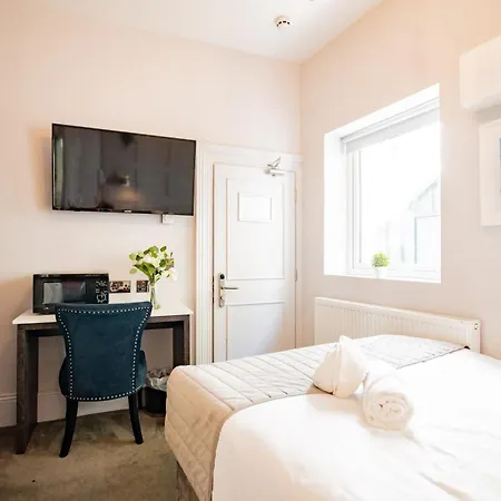 Seaside Getaway - Sleeps 2 *