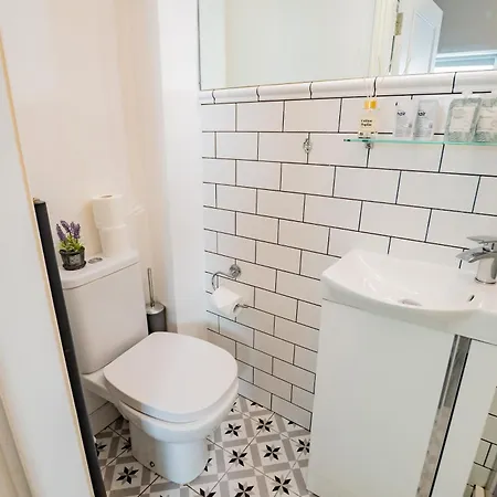 Seaside Getaway - Sleeps 2 * Dublin